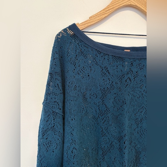 Free people Jewel Blue Not Cold In This Floral Brushed Lace Knit , sz medium - Picture 4 of 9